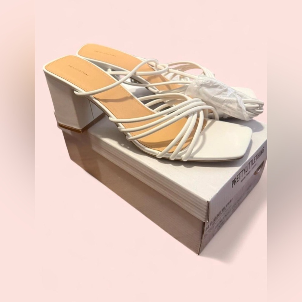 NWT PrettyLittleThing White Strappy Block Heel Sandals